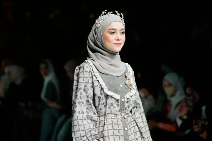 Masya Allah, cantiknya Lesti Kejora di fashion show baju Ramadhan: Auto jadi tren