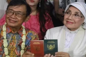 Mengenang kembali kisah cinta Nani Wijaya dan Ajip Rosidi yang menikah di usia senja