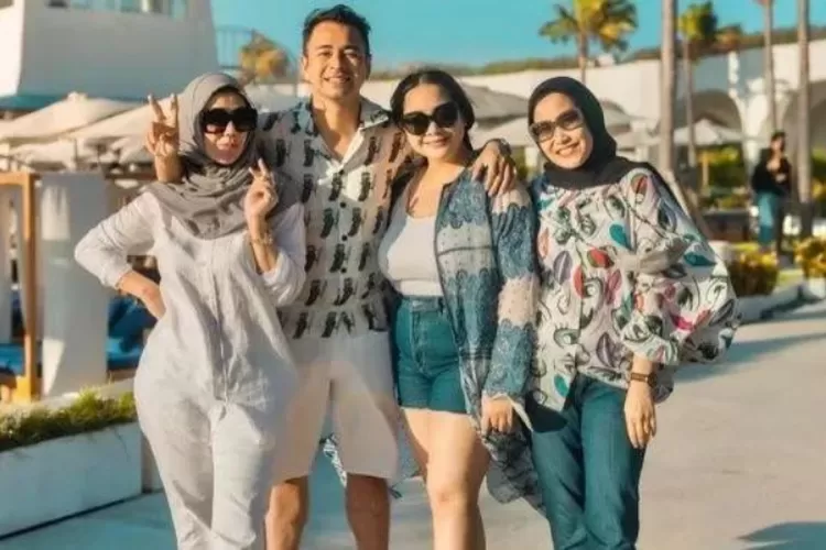 Usai ketahuan video call, muncul isu Raffi Ahmad sudah nikah siri dengan Mimi Bayu