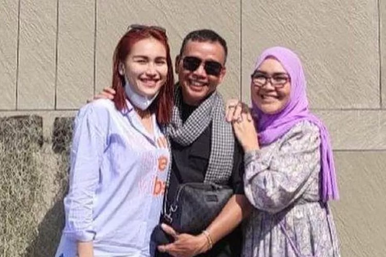 Saat beberkan hubungan Ayu Ting Ting dengan Boy William, ayah Ojak singgung orang jahat: Banyak ya Qis…