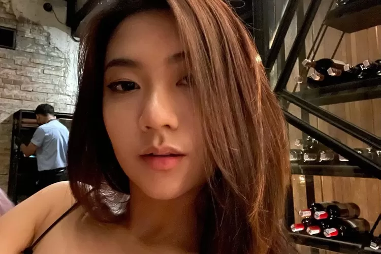 Mengenal selebgram seksi Rachel Florencia, sosok wanita yang diduga pacar Reza Arap