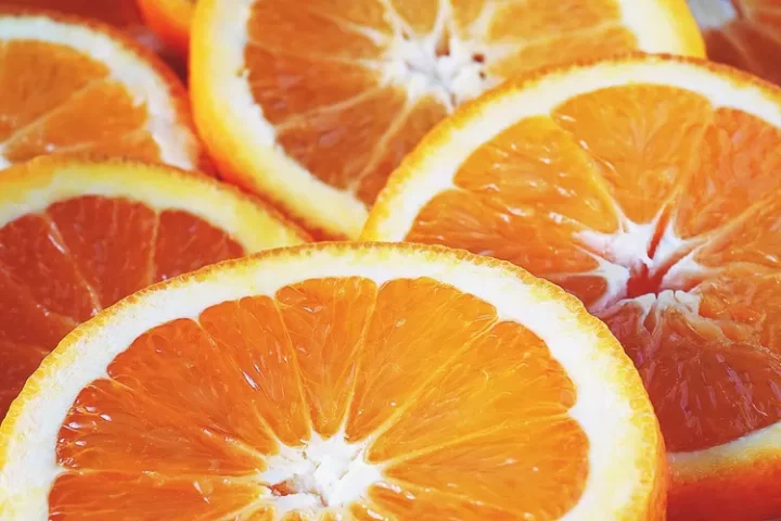 Perhatikan! 3 manfaat untuk kulit apabila rutin mengkonsumsi vitamin C, diantaranya melindungi dari sinar UV