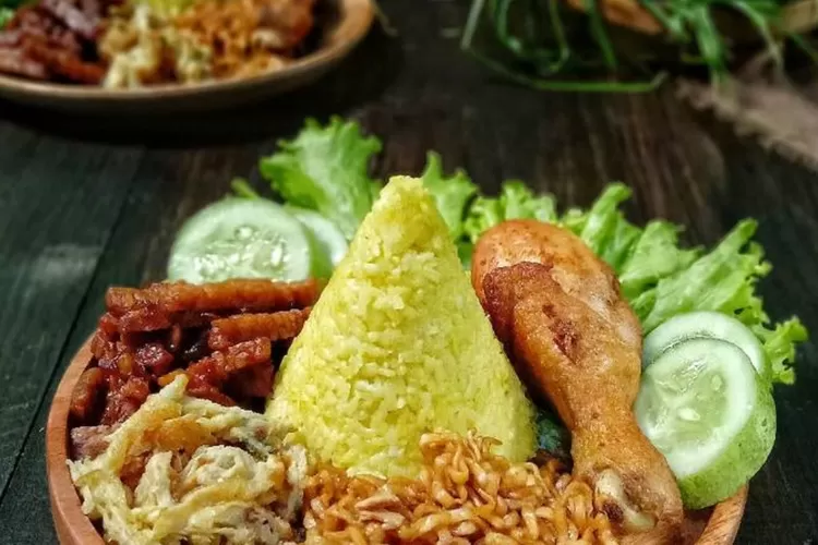 Cara membuat nasi kuning bumbu rempah, bisa diaron atau pakai magicom, yuk buat!