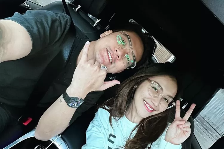 Akui nyaman ngobrol dengan Ayu Ting Ting, netizen sebut aura  Boy William tak seperti dulu: Kayak butek ya..