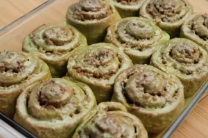 Resep klepon cinnamon roll yang manis dan lembut dari Devina Hermawan bisa untuk sajian lebaran Idul Fitri