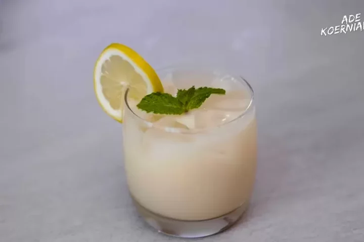 Ramadhan 2023 : Resep es lemon yakult ala Ade Koerniawan, segar untuk minuman bukan puasa