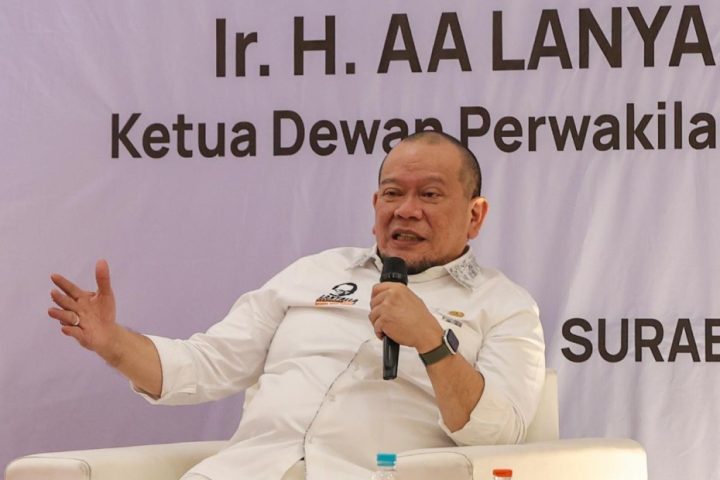 Sebab, pembiayaan politik yang mahal mendorong pejabat yang terpilih semakin tidak peduli pada rakyat.