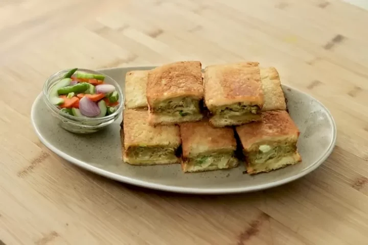 Cara buat martabak telur dari roti tawar, super simpel cocok jadi ide sarapan