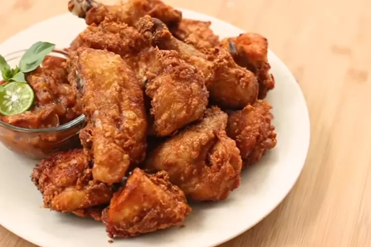 Resep ayam goreng 5 bahan ala Chef Devina Hermawan dijamin lezat: Rasa bintang 5