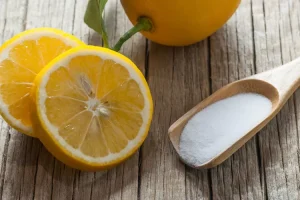Tips bersihkan kerak kompor dengan lemon dan baking soda, paduan dahsyat efektif bersihkan alat dapur