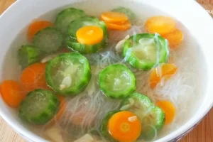 Resep sayur bening sup bihun oyong, mudah dibuat dan sehat, cocok dimakan saat hangat
