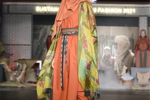 Busana muslim dengan sentuhan wastra Nusantara di ISEF 2021, super stylish
