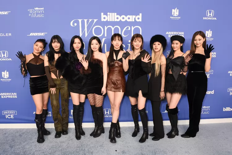 Perfom stage pertama ‘Moonlight Sunrise’, TWICE tampil memukau di Billboard Women in Music Awards 2023