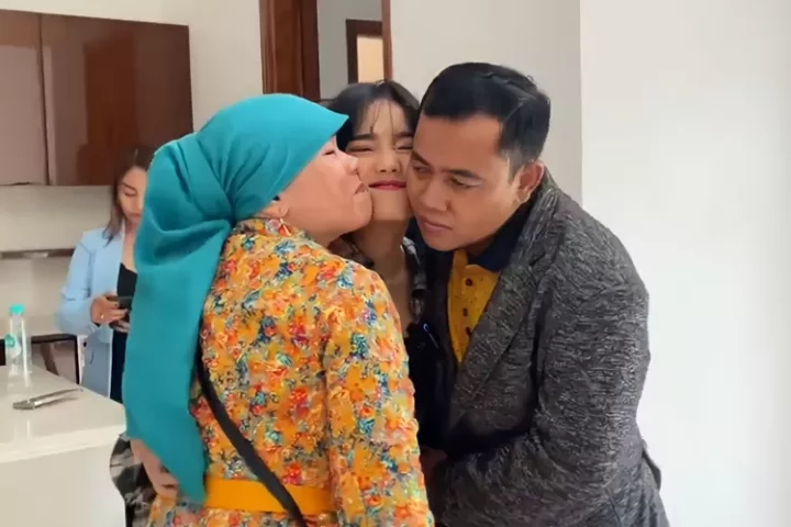 Putri semata wayangnya berhasil membeli rumah, Haji Faisal sampaikan hal ini untuk Fuji: Itu sesuatu yang...