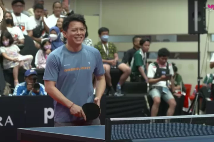 Sempat diisukan berpacaran, Marchella Putri kepergok nonton Ariel NOAH tanding ping pong