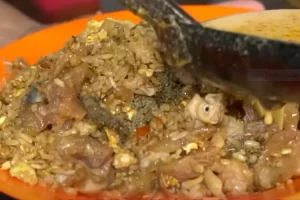 Langka di Jakarta, nasi goreng siram kuah tongseng dimasak pakai anglo, Nex Carlos: Sekte apa lagi nih?!