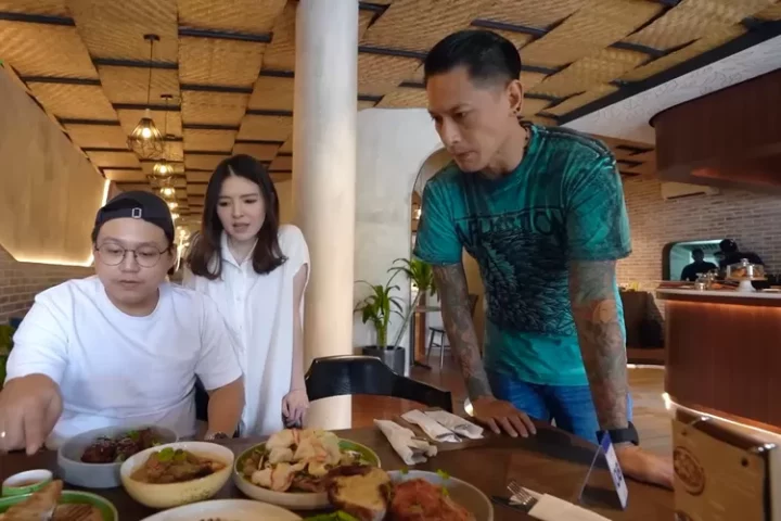 Restoran milikinya di Kebayoran Baru direview sama Ken and Grat, Chef Juna: Enak nggak enak, bodo amat!