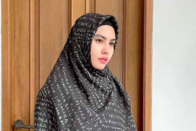 Pernah tersandung isu prostitusi online, Kartika Putri dilempari benda ini oleh keluarga