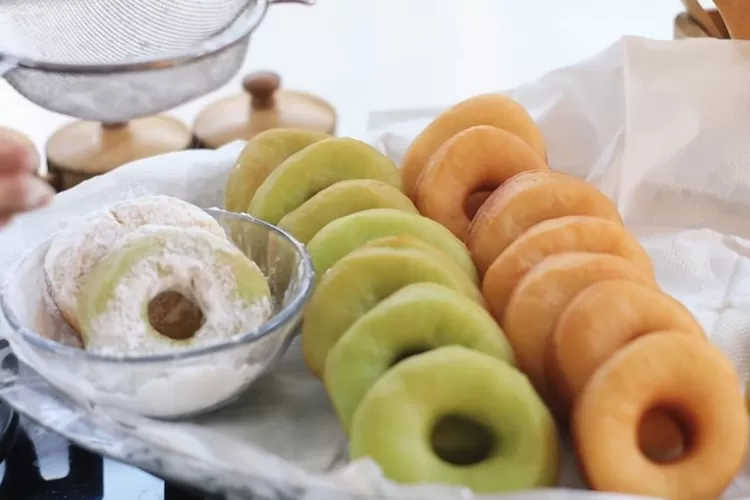 Resep donat kentang anti gagal ala Devina Hermawan ini bisa jadi ide jualan takjil Ramadhan 2023