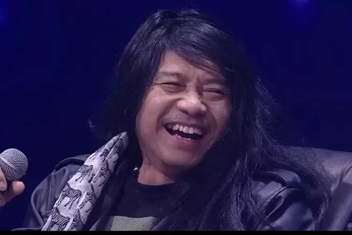 Lama tak manggung, Anang Hermansyah jadi roker dengan wig rambut panjang, David Bayu: Kuntilanang