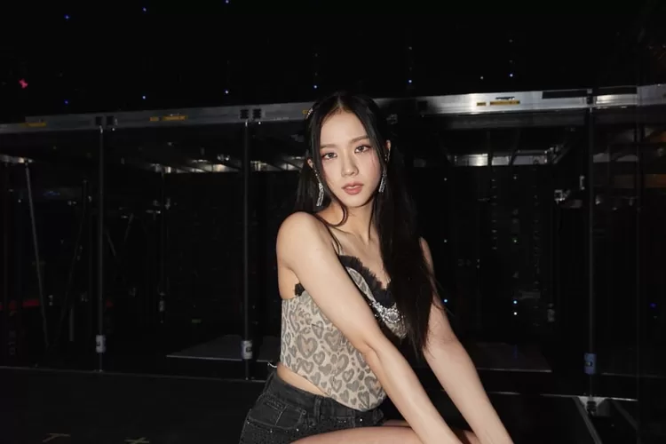 Dapat giliran terakhir untuk debut solo pertamanya, lagu milik Jisoo BLACKPINK sukses nongkrong di posisi atas