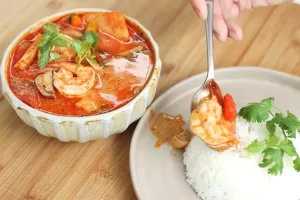 Resep tom yum goong yang pedas dan segar khas Thailand untuk keluarga di rumah ala chef Devina Hermawan