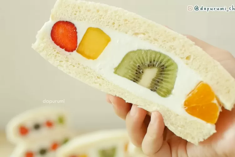 Resep fruit sando, sandwich buah ala Jepang cuma modal roti dan buah bisa jadi ide jualan yang cuan banget!