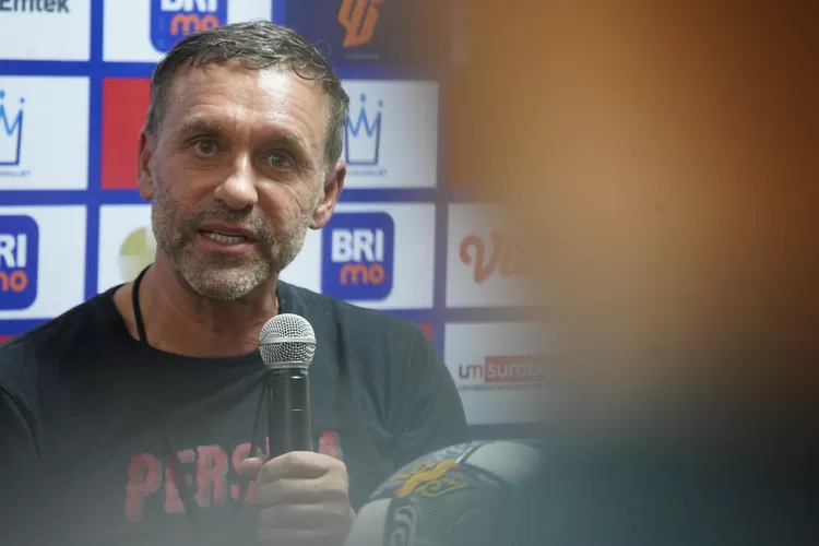 Pelatih Persija Thomas Doll puji Aji Santoso: Dia pelatih yang fantastis