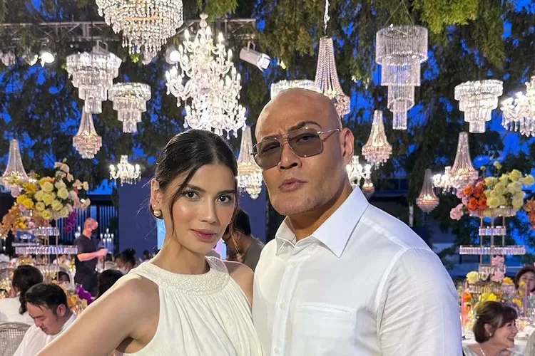 Liburan ke Jepang, Deddy Corbuzier akui dibuat kesal dengan tabiat aneh Sabrina Chairunnisa: 3 jam muterin..