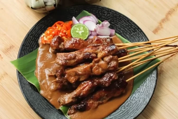 Resep bumbu rahasia Sate Khas Senayan, bumbu kacangnya super gurih bikin nagih