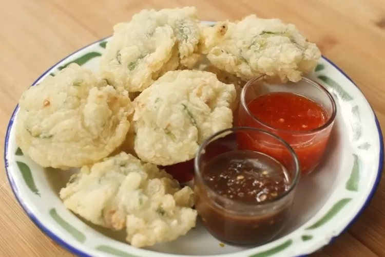 Resep cireng bumbu rujak khas Bandung, garing di luar lembut di dalam cocok untuk buka puasa