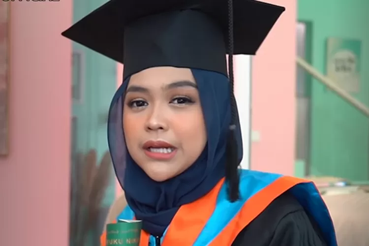 Pantes jomplang? Pendidikan terakhir Teuku Ryan dan Ria Ricis ternyata beda banget: Minder nggak sih!