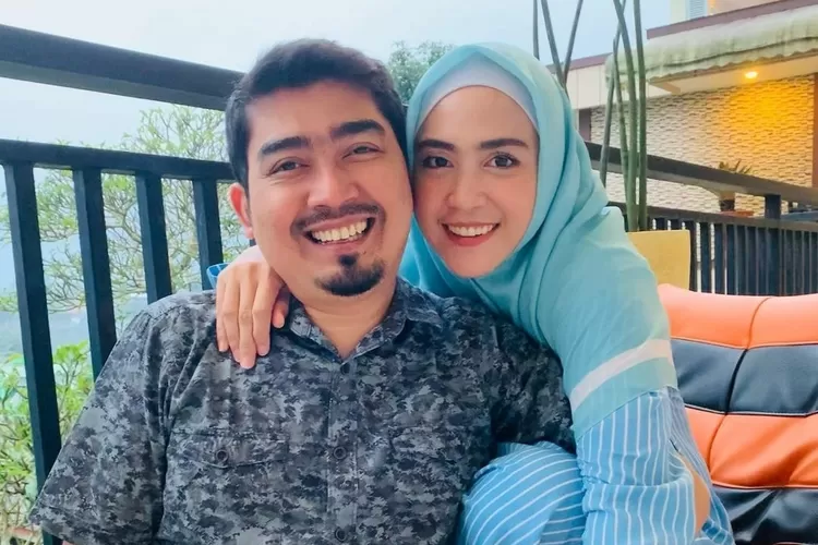 Bukan karena cantik dan berakhlak, ini yang bikin Ustaz Solmed kepincut sama April Jasmine: Pakai hotpants...