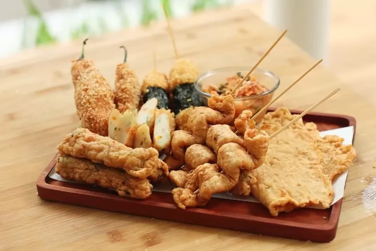 Cukup 1 adonan bisa jadi puluhan Korean Fish Cake alias eomuk yang gurih dan empuk, bisa buat stok lauk