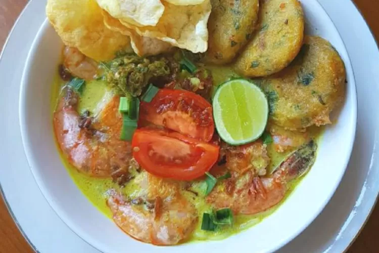 Tak selalu pakai ayam, ini dia soto udang Medan yang rasa kuahnya nendang di lidah bikin ketagihan