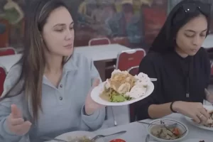 Luna Maya ribet banget makan harus sesuai Feng Shui saat cicipi kuliner legendaris Cirebon RM Kentjana 1962