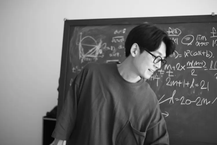 Jung Kyung Ho di Crash Course in Romance bikin netijen rajin masuk sekolah: Hari minggu dijabanin