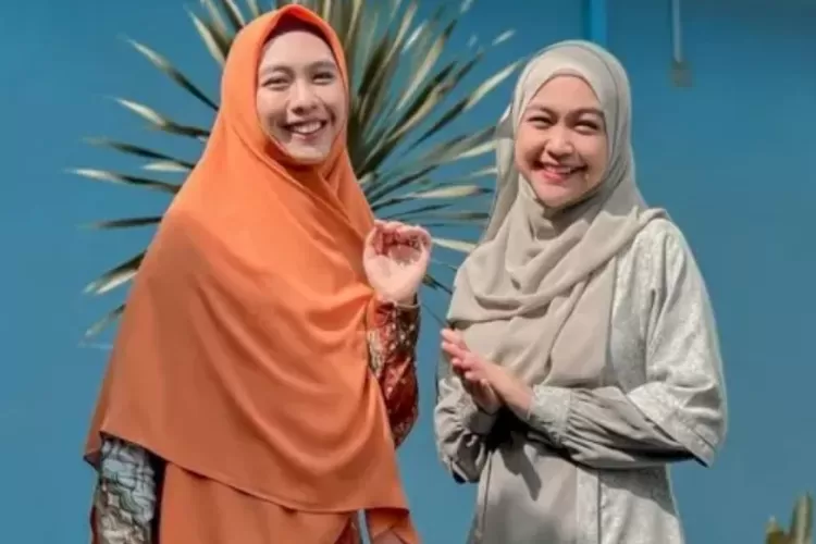 Oki Setiana Dewi buka suara terkait Ria Ricis yang keciduk tak pakai cincin kawin: Lagi bosen..