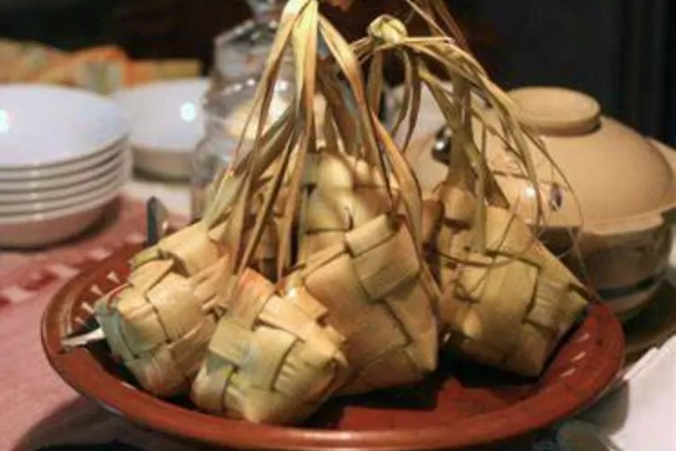 Menu Idul fitri: berikut ini 5 lauk pelengkap makan ketupat di lebaran 2023 nanti, yuk cari tahu apa saja!