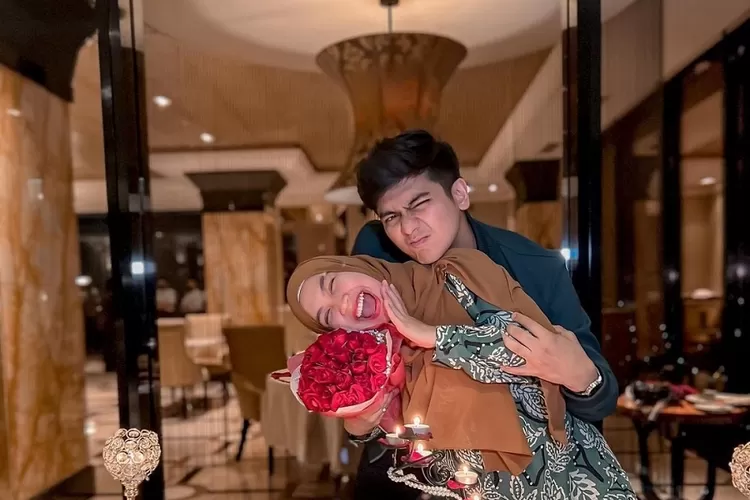Gak tahu diri! Teuku Ryan diduga main serong hingga dicium oleh sosok ini, Ria Ricis: Tolong lah…