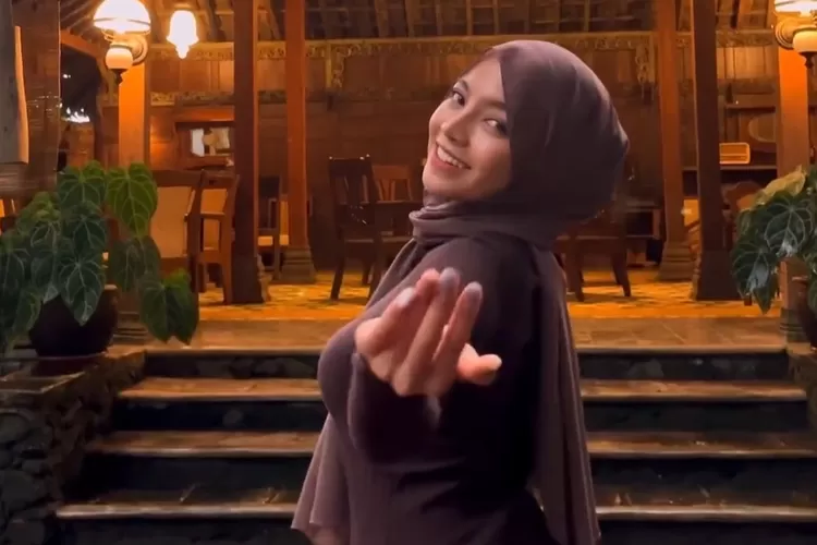 Bohongi Nyai? Begini reaksi nakal Oklin Fia yang katanya belum pacaran dan ditanya soal mahkotanya: Cuma...