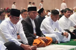 Pemain Timnas U-22 jalani salat Idul Fitri 1444 H bersama Wakil Ketua Umum PSSI Zainudin Amali