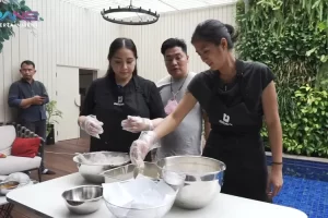 Nagita Slavina dapet tips masak ayam goreng tepung plus sambal favorit dari Chef Renatta Moeloek, seperti apa?