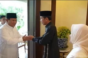 Rayakan lebaran di Solo, Prabowo Subianto dijamu opor ayam oleh Kaesang Pangarep saat kunjungi rumah Jokowi