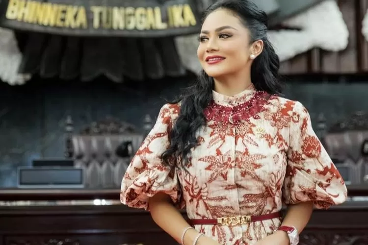 Krisdayanti kasih THR saat lebaran, justru kena cibiran warganet: Duit rakyat kembali ke...