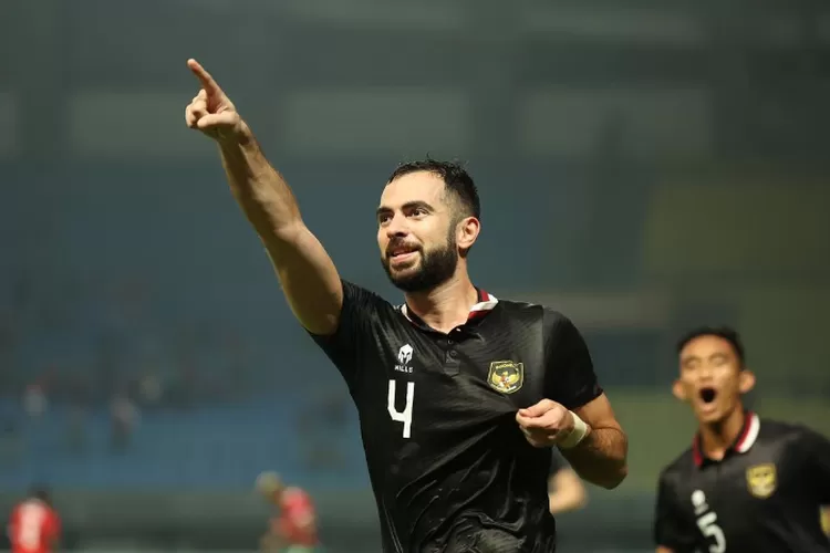 Tangguh di jantung pertahanan Timnas Indonesia, Jordi Amat ternyata punya darah kerajaan Indonesia