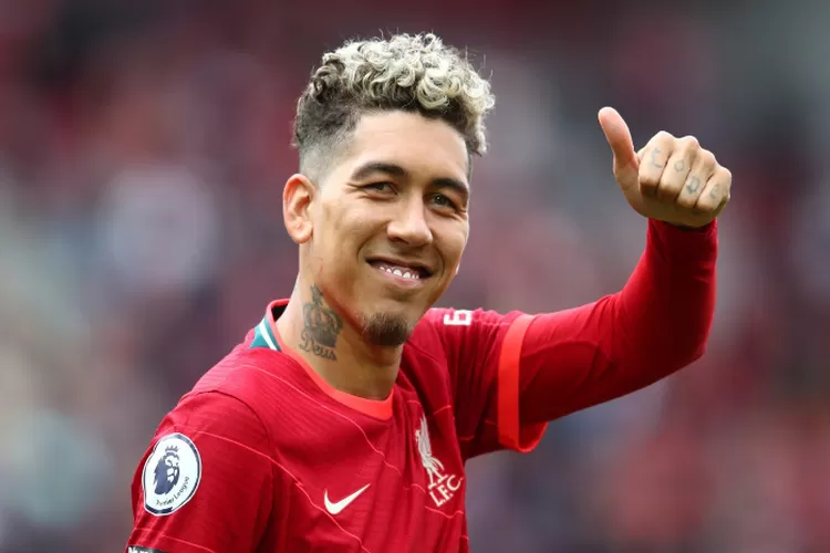 Meski akan berstatus bebas transfer, Barcelona tolak peluang untuk datangkan Roberto Firmino