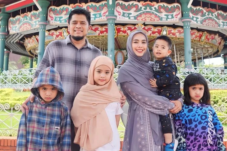 Ajak anak dan suami main ke Dufan, Ustazah Oki Setiana Dewi ternyata takut sama ini