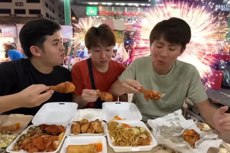 Episode terakhir di Thailand, Waseda Boys ke pasar malam Phuket, Jerome: Gais, di sini ada kaya warteg