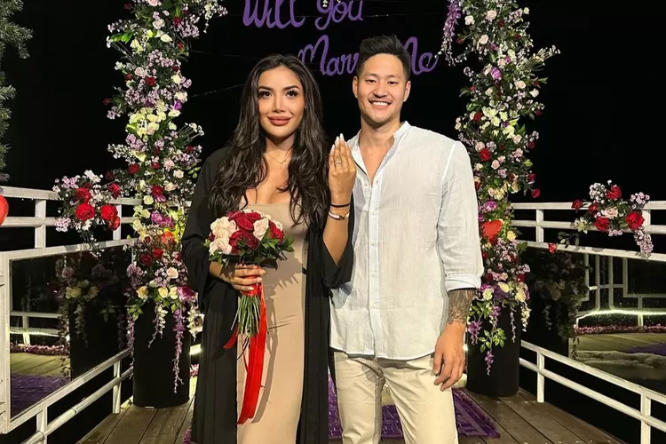 Dapat cincin berlian, Millen Cyrus dilamar kekasih, netizen: Semoga anaknya lucu-lucu kayak…